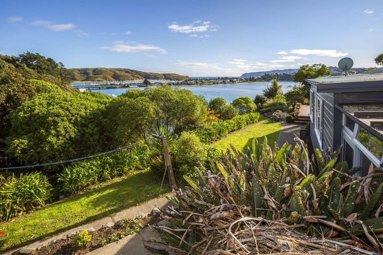 Photo of property in 53a Bayview Road, Paremata, Porirua, 5024