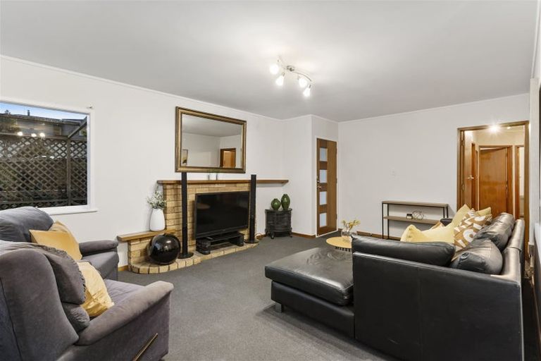 Photo of property in 1/5 Hellyers Street, Birkdale, Auckland, 0626