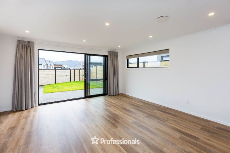 Photo of property in 3 Joseph Bolton Crescent, Wallaceville, Upper Hutt, 5018