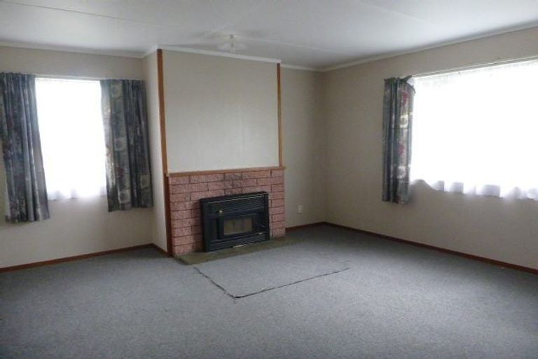 Photo of property in 1 Yates Street, Otaki Beach, Otaki, 5512