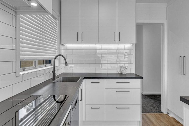 Photo of property in 32 Bentley Street, Russley, Christchurch, 8042