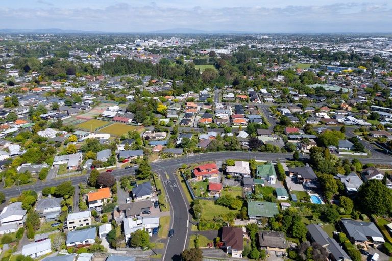 Photo of property in 42 Forest Lake Road, Forest Lake, Hamilton, 3200