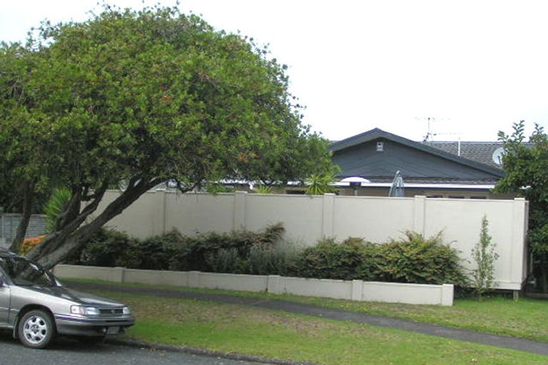 Photo of property in 2/4a Harley Road, Hauraki, Auckland, 0622