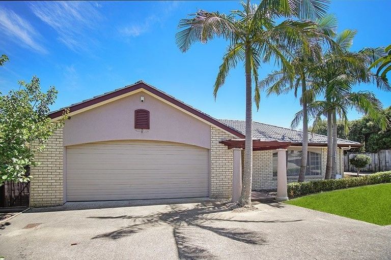 Photo of property in 8 Stellamaris Way, Northpark, Auckland, 2013