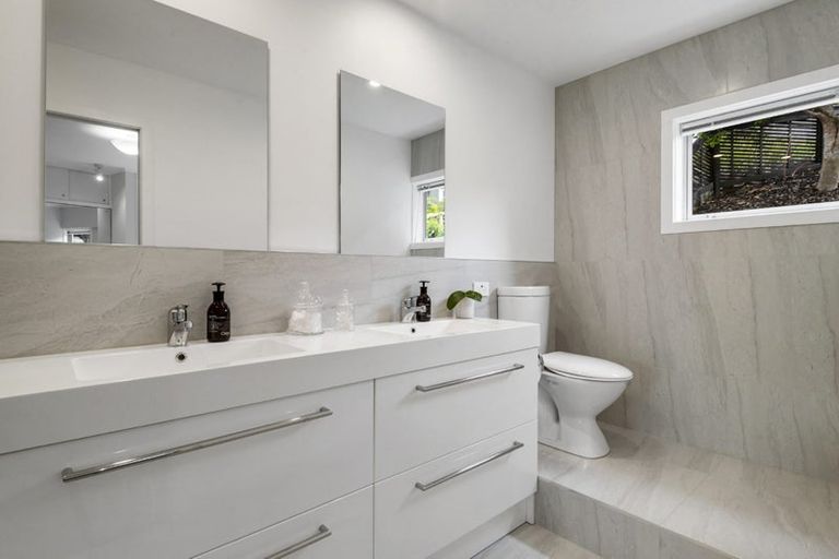 Photo of property in 7 Hume Drive, Hillcrest, Auckland, 0627