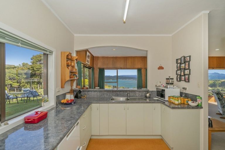 Photo of property in 2a Pohutukawa Grove, Whitianga, 3510