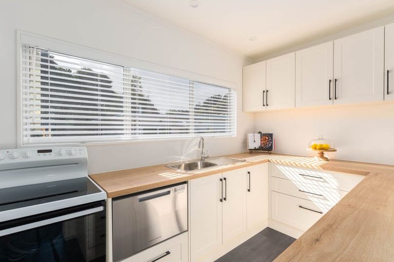 Photo of property in 73b Airlie Road, Plimmerton, Porirua, 5026