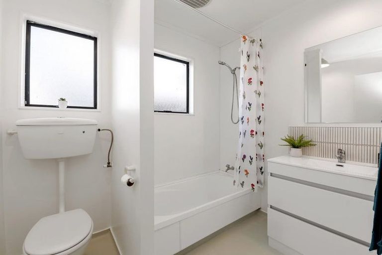 Photo of property in 18c Basley Road, Owhata, Rotorua, 3010