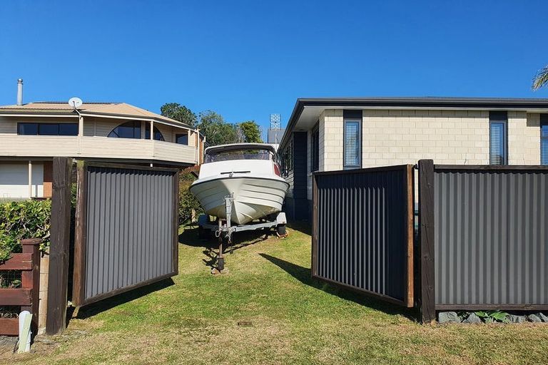 Photo of property in 34a Torkar Road, Clarks Beach, 2122