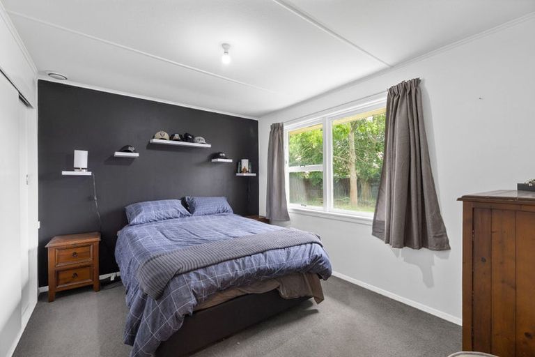 Photo of property in 103 Main North Road, Woodend, 7610