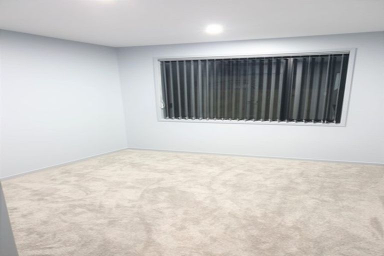 Photo of property in 2 Frederick Place, Whalers Gate, New Plymouth, 4310