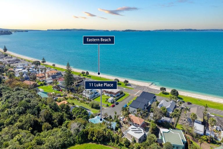 Photo of property in 11 Luke Place, Eastern Beach, Auckland, 2012
