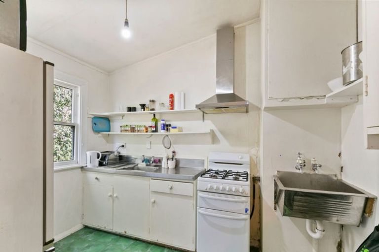 Photo of property in 12 Goring Street, Thorndon, Wellington, 6011