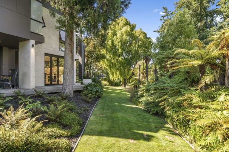 Photo of property in 100 Glandovey Road, Fendalton, Christchurch, 8052