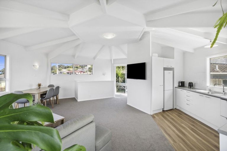 Photo of property in 2/4 Scott Street, Moturoa, New Plymouth, 4310