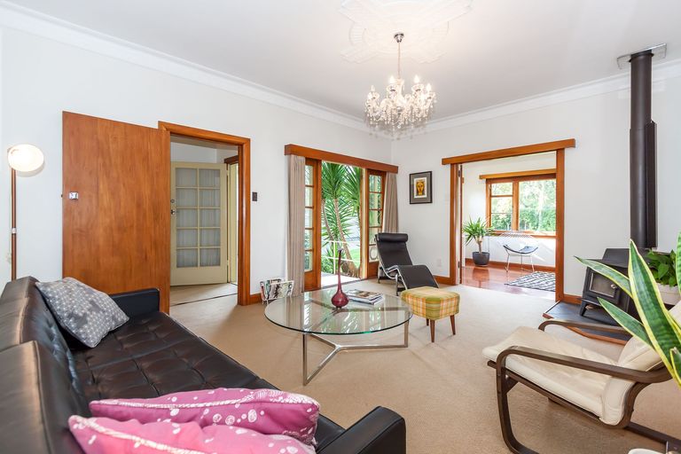 Photo of property in 72 Heretaunga Street, Palmerston North, 4414