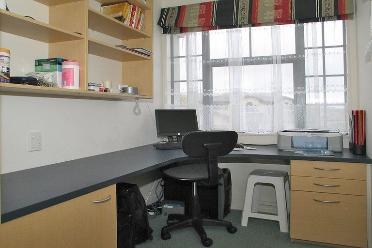 Photo of property in 13 Kilkelly Close, Tawa, Wellington, 5028