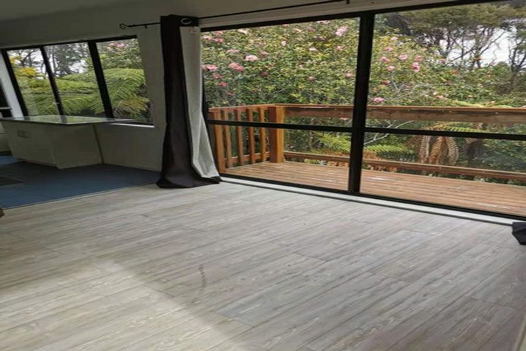 Photo of property in 46 Glen Vista Place, Bayview, Auckland, 0629