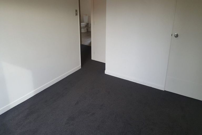 Photo of property in 163 Beach Haven Road, Beach Haven, Auckland, 0626