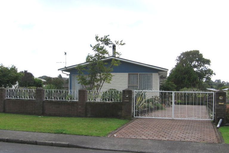 Photo of property in 11 Newland Grove, Henderson, Auckland, 0610