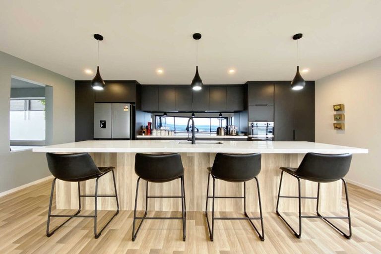 Photo of property in 11b Inverness Lane, Redcliffs, Christchurch, 8081