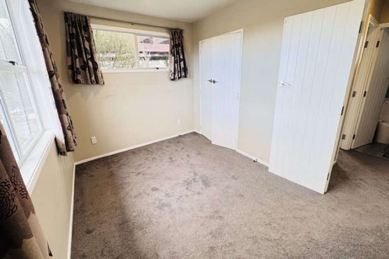 Photo of property in 32 Fitzwater Place, Henderson, Auckland, 0612