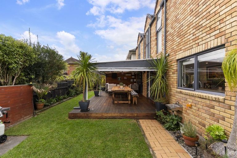 Photo of property in 2/19 Chiania Place, Somerville, Auckland, 2014