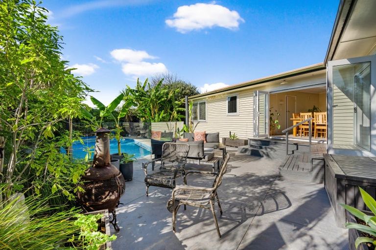 Photo of property in 57a Church Road, Taradale, Napier, 4112