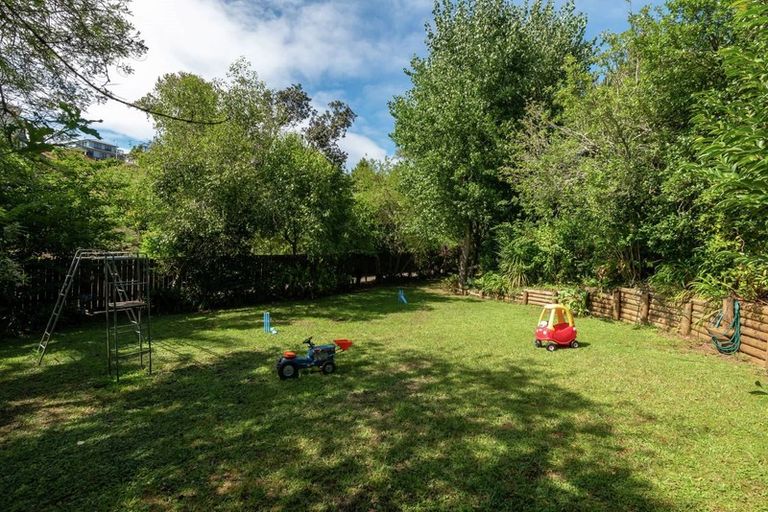 Photo of property in 44 Colmar Road, Mellons Bay, Auckland, 2014