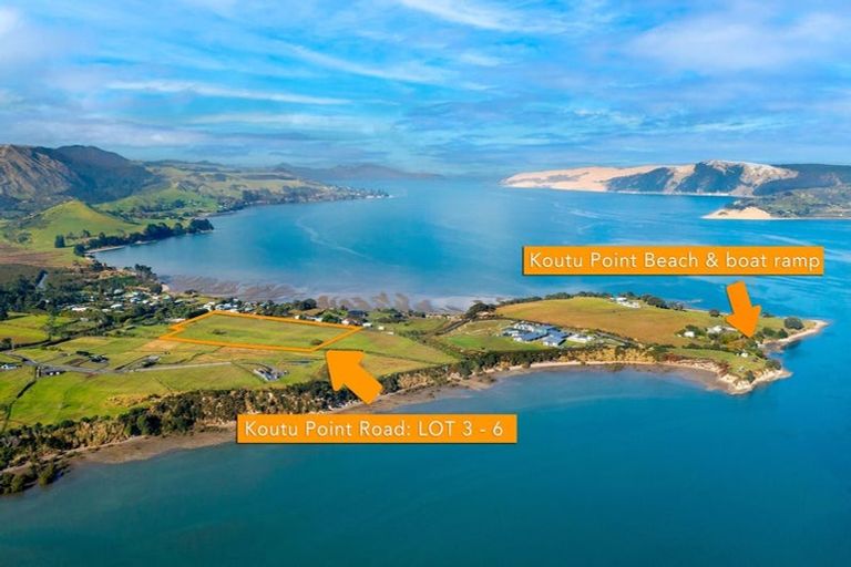 Photo of property in 16 Koutu Point Road, Opononi, Kaikohe, 0473
