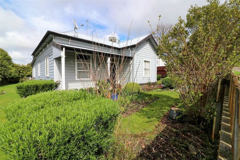 Photo of property in 7 Ruahine Street, Dannevirke, 4930