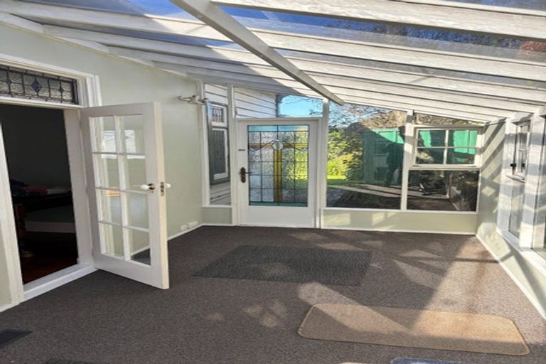 Photo of property in 2 Torless Terrace, Thorndon, Wellington, 6011