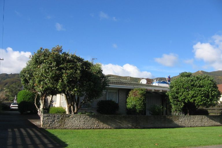 Photo of property in 15a Craddock Street, Waterloo, Lower Hutt, 5011