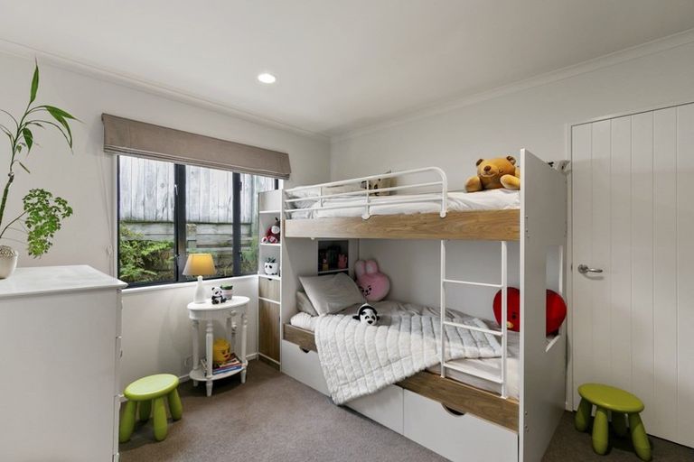 Photo of property in 19 Erlestoke Crescent, Churton Park, Wellington, 6037