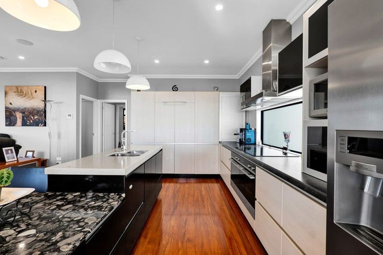 Photo of property in 14/5 South Road, Moturoa, New Plymouth, 4310