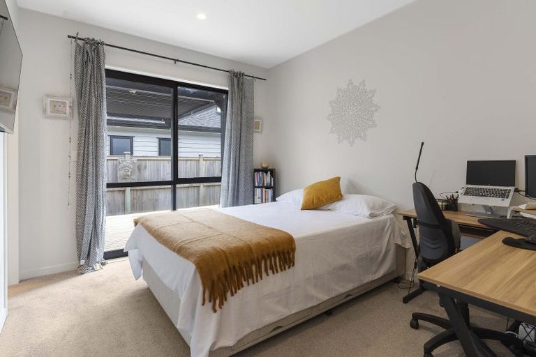 Photo of property in 14 Vinistra Road, Kumeu, 0810