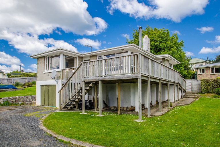 Photo of property in 15 Tomkins Street, Green Island, Dunedin, 9018