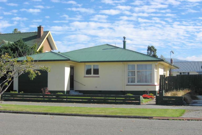 Photo of property in 30 Hughes Street, Waimate, 7924