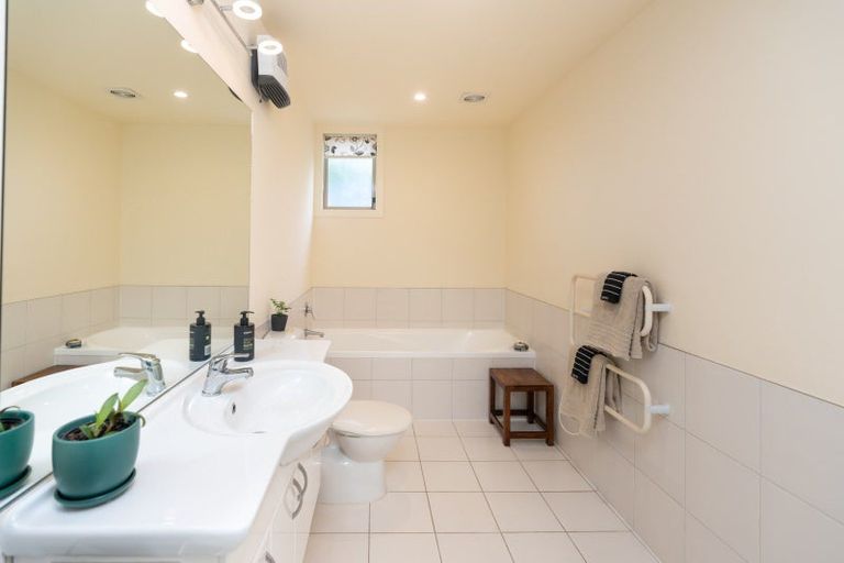 Photo of property in 23 Doris Gordon Crescent, Crofton Downs, Wellington, 6035