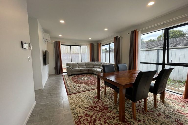 Photo of property in 8d Blyton Lane, Pakuranga Heights, Auckland, 2010