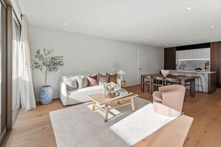 Photo of property in 2/22 Clissold Street, Merivale, Christchurch, 8014