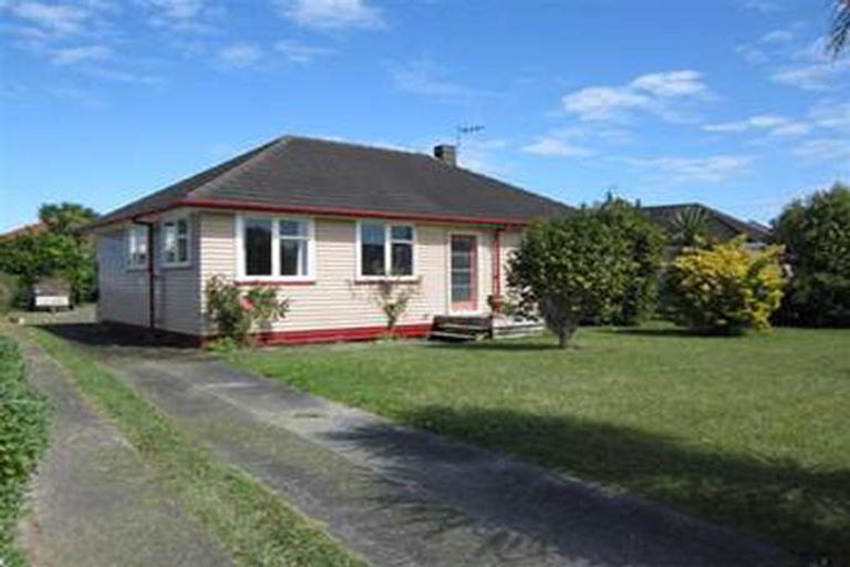Photo of property in 28 Yeats Crescent, Fairfield, Hamilton, 3214
