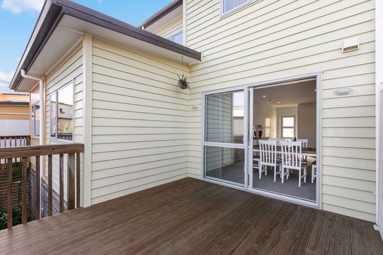 Photo of property in 39/11 Ray Small Drive, Papakura, 2110