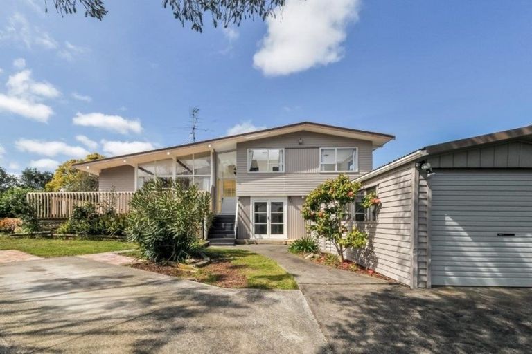 Photo of property in 4 Cassia Place, Sunnynook, Auckland, 0620