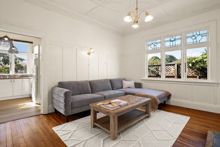 Photo of property in 268 Macandrew Road, Forbury, Dunedin, 9012