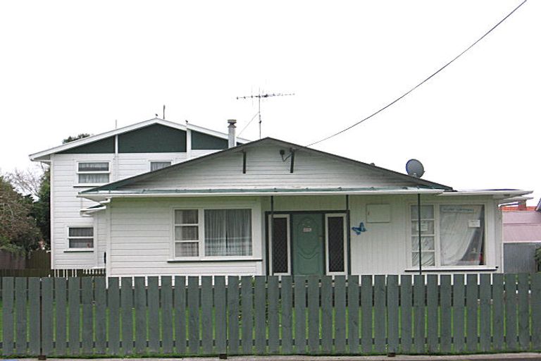 Photo of property in 39 Sussex Street, Levin, 5510
