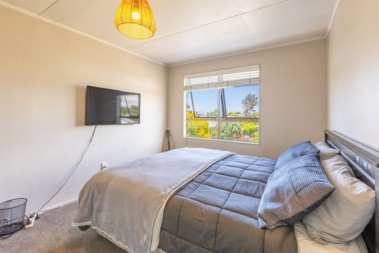 Photo of property in 5 Valerie Street, Clive, 4102