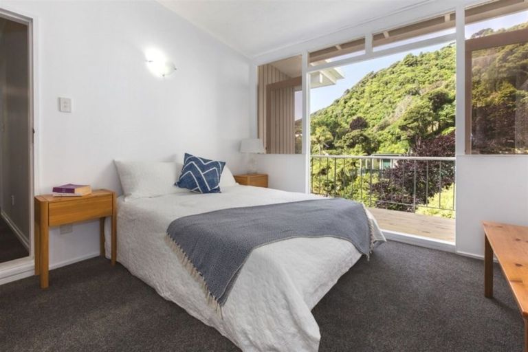 Photo of property in 42b Nikau Street, Eastbourne, Lower Hutt, 5013