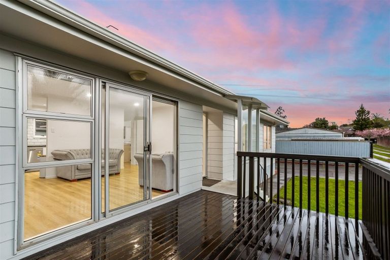 Photo of property in 9 Camphora Place, Ranui, Auckland, 0612