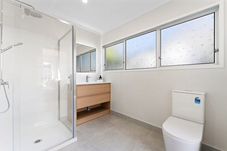 Photo of property in 137 Albany Highway, Unsworth Heights, Auckland, 0632
